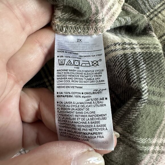 Old Navy Boyfriend Flannel Shirt Womens 2X Pink Green Button Up Cabincore Camp - Picture 5 of 9